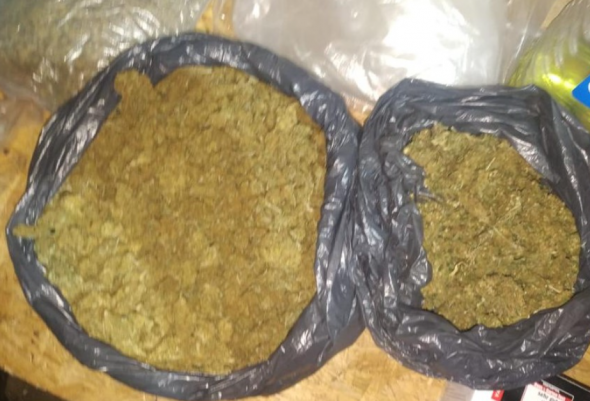 BREAKING NEWS // Captură la Cahul. Doi bărbați au fost reținuți cu 14 kg de marijuana